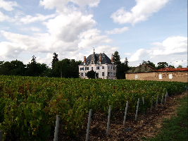 Chateau%20Front_resize.jpg